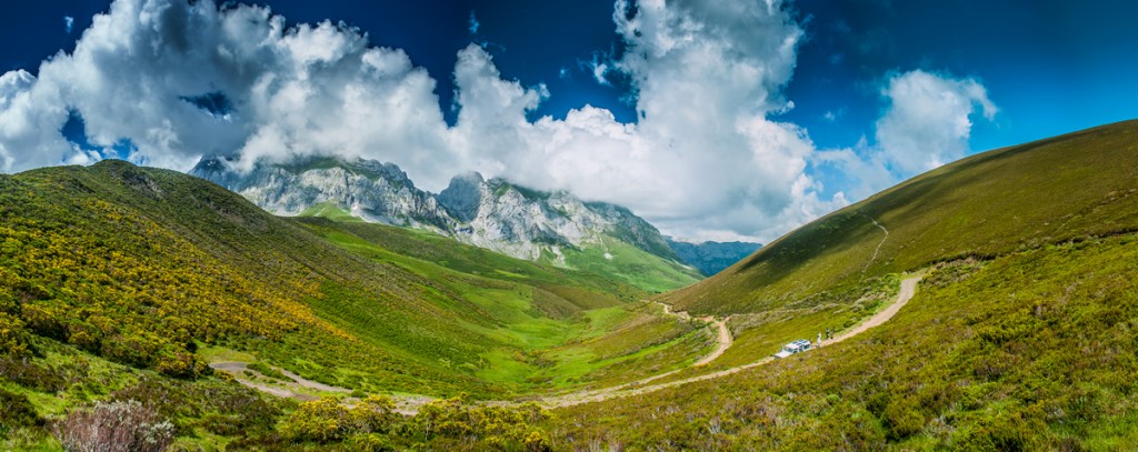 Vistas de los Picos de Europa: ruta en todoterreno